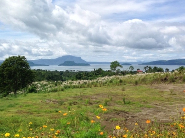 Lot for sale in Taal View Heights Tagaytay