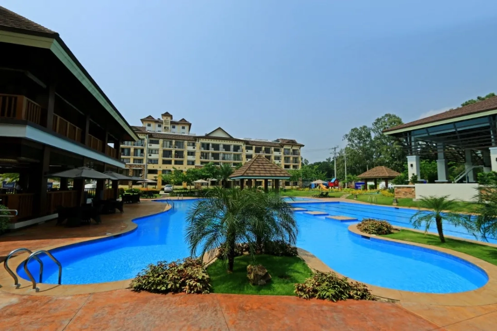 One Oasis Swimming Pool